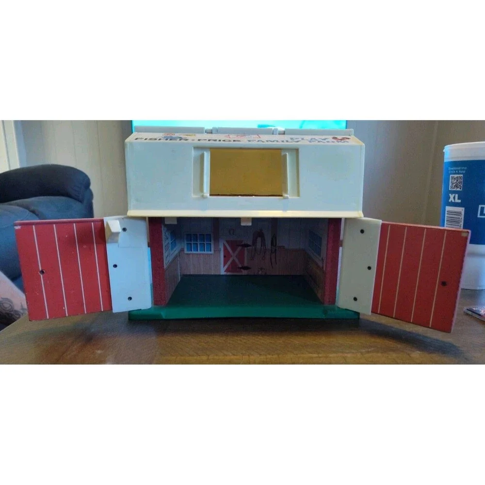Vintage Fisher Price 1967 Family Farm Play Toy Barn - NO SOUNDS